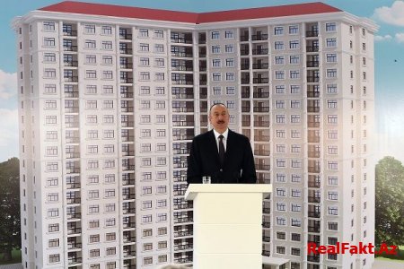 İlham Əliyev jurnalistlər üçün tikilmiş binanın açılışında iştirak edir