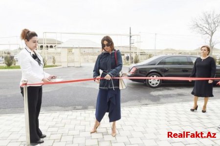 Mehriban Əliyeva körpələr evinin yeni binasının açılışında