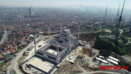Dünyanın ən böyük məscidi İstanbulda tikilib