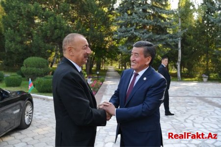 İlham Əliyev Qırğızıstan prezidenti ilə görüşüb 