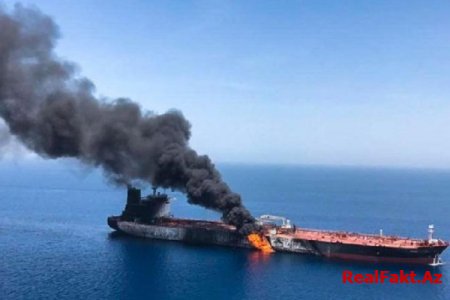 İrana DƏHŞƏTLİ HÜCUM: 2 neft tankeri partladıldı