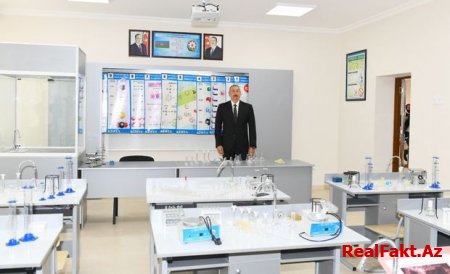 İlham Əliyev Bakıda 251 nömrəli məktəbin yeni korpusunun açılışında iştirak edib - FOTO