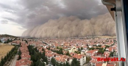 Qum fırtınası Ankarada fəsadlara səbəb oldu - FOTO/VİDEO