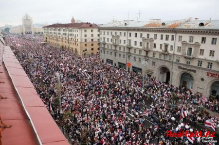 Minskdə 200 mindən çox insan etiraz aksiyasına çıxdı - FOTO/VİDEO