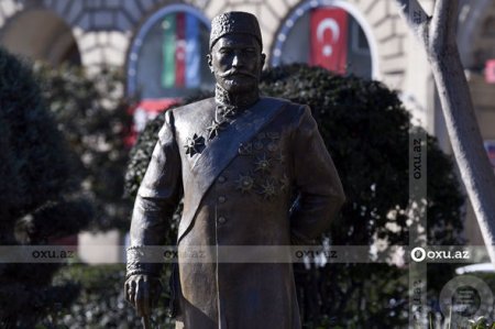 Hacı Zeynalabdin Tağıyevin Bakıdakı heykəlinin FOTOLARI - YENİLƏNİB